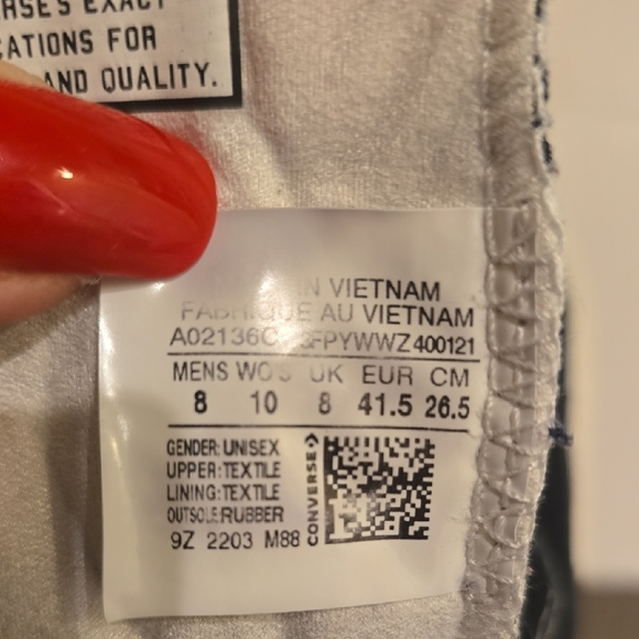 Converse Black and White High-Tops - Picture 9 of 12